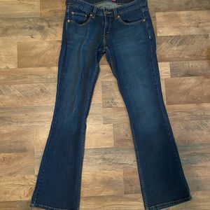 Size 7 Levi’s women’s jeans